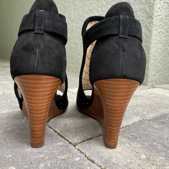 Cole Haan Women's Edie Wedge Bootie Black Suede W16306 size 7B - Picture 10 of 11